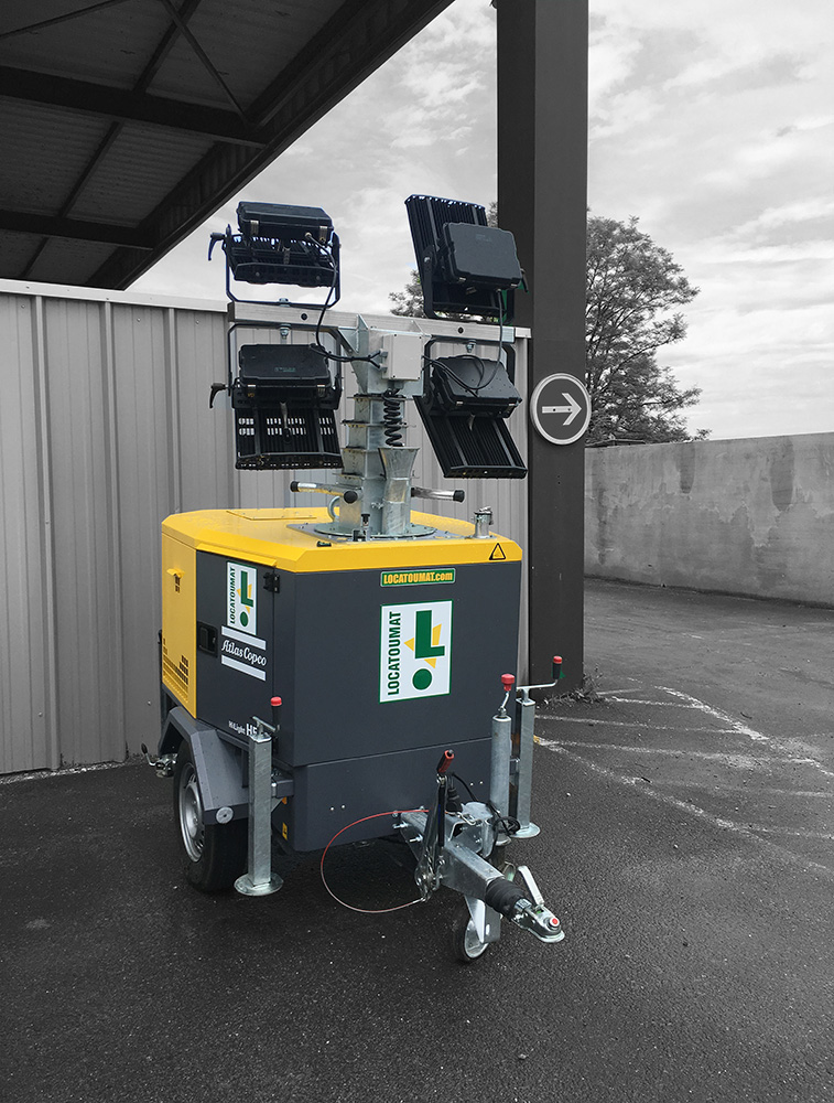 MÂT D'ECLAIRAGE 8M LED