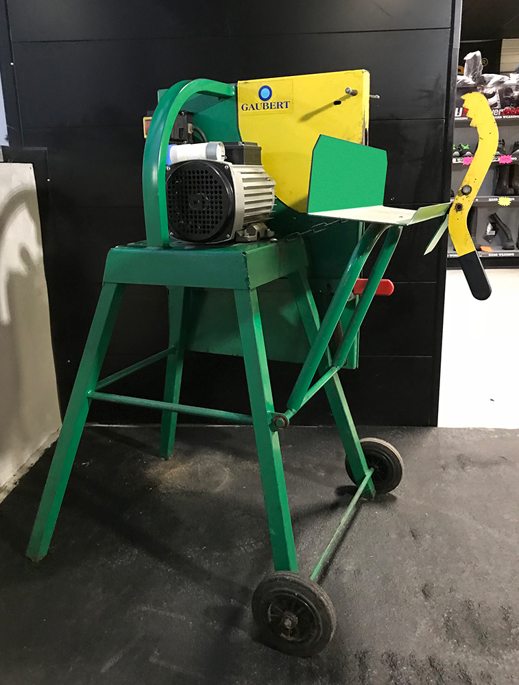 Scie à bûche électrique