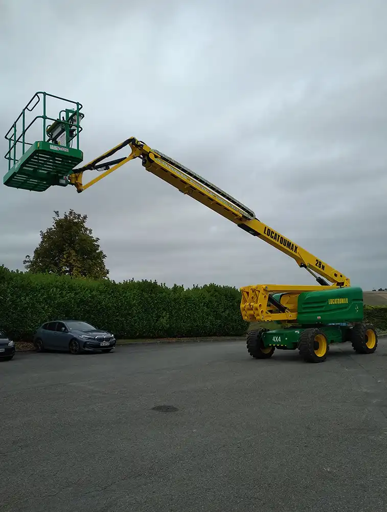 Nacelle à flèche articulée 28m 4X4
